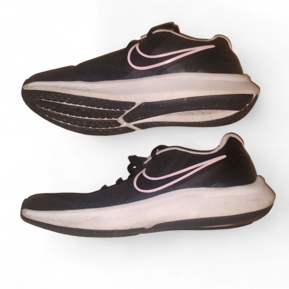 Nike Youth Star Runner 3 Sneakers Size 6Y Black / Pink Running Shoes - Picture 2 of 8